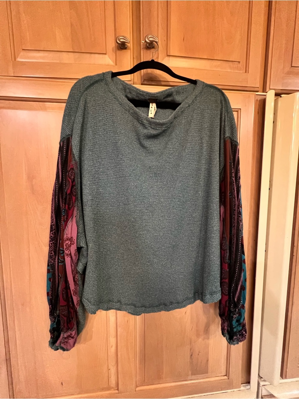 FREE PEOPLE  BOHO Mixed-Sleeve Knit Top - Teal with Patterned Sleeves SIZE L